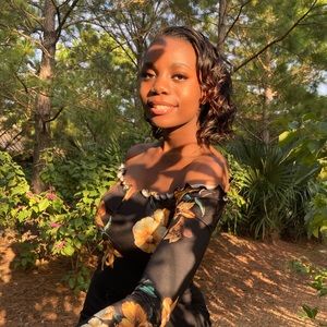 Meet your Posher, Crystal